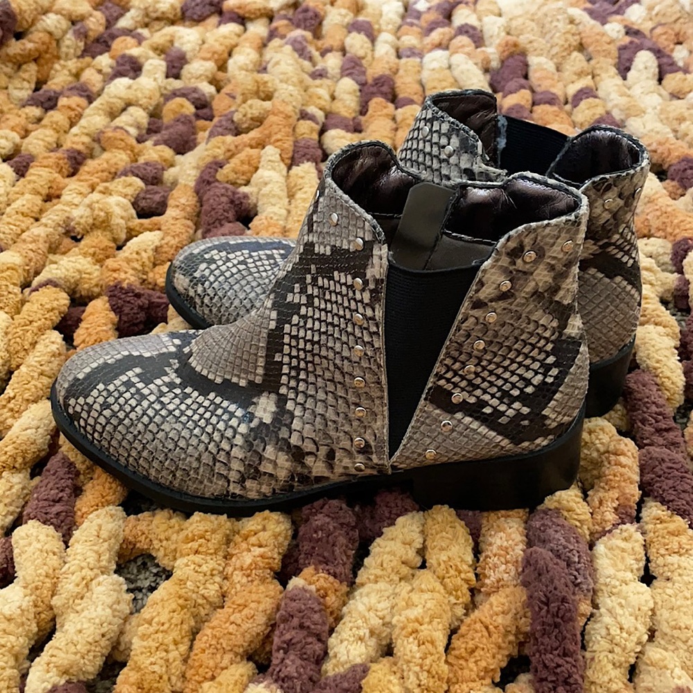 Nordstrom Snake Skin Boots Size 5 Zip Up